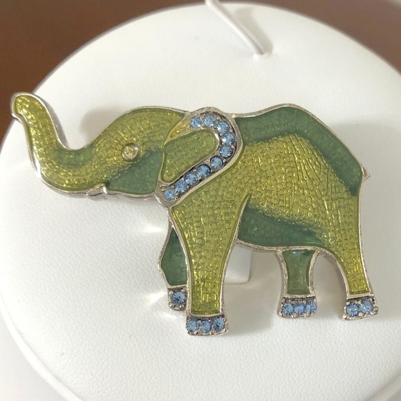 Jeweled Green Elephant with Rhinestones Brooch Pin Pre-Owned. - Picture 1 of 12